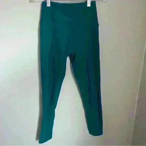 BEYOND YOGA Teal Capri Leggings SIZE XS - Picture 6 of 6